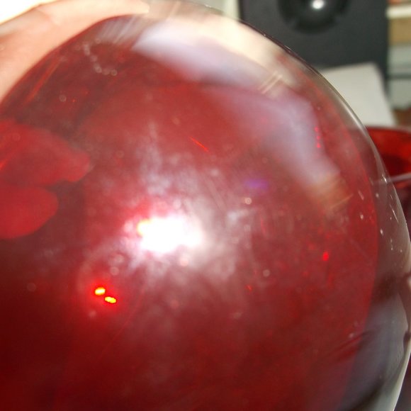 vintage set of 2 ruby red depression glass vases - Picture 3 of 3